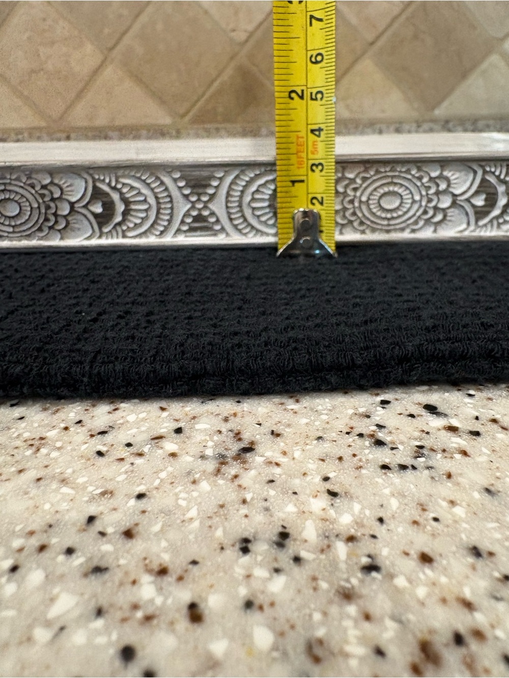 BINO Maison Collection tray is made of a grey, marble-patterned material. - Picture 4 of 7